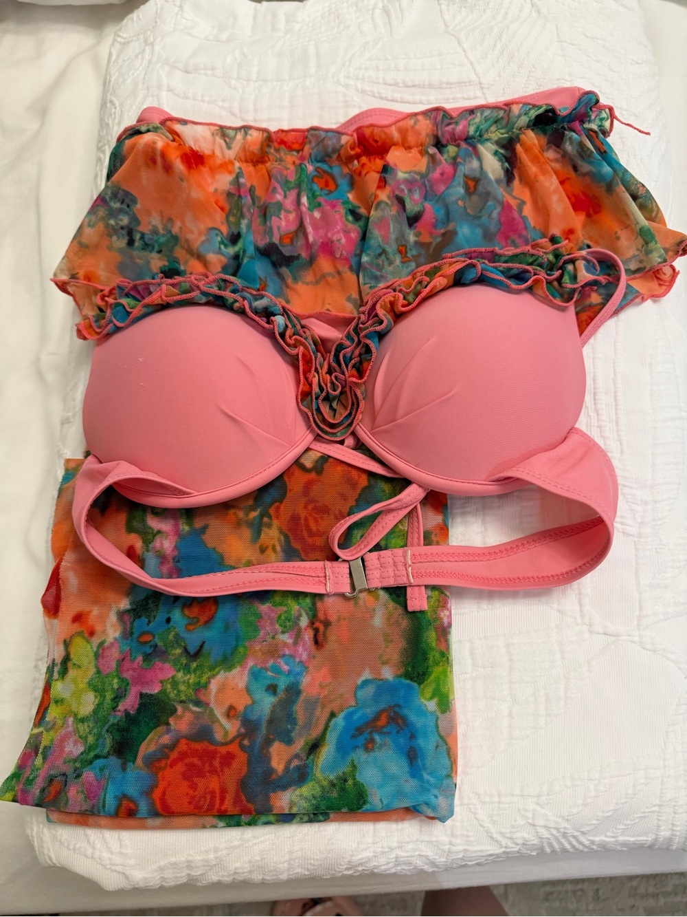 3pcs Ruffled Halter Bikini Top and Floral Sarong Set - Pink